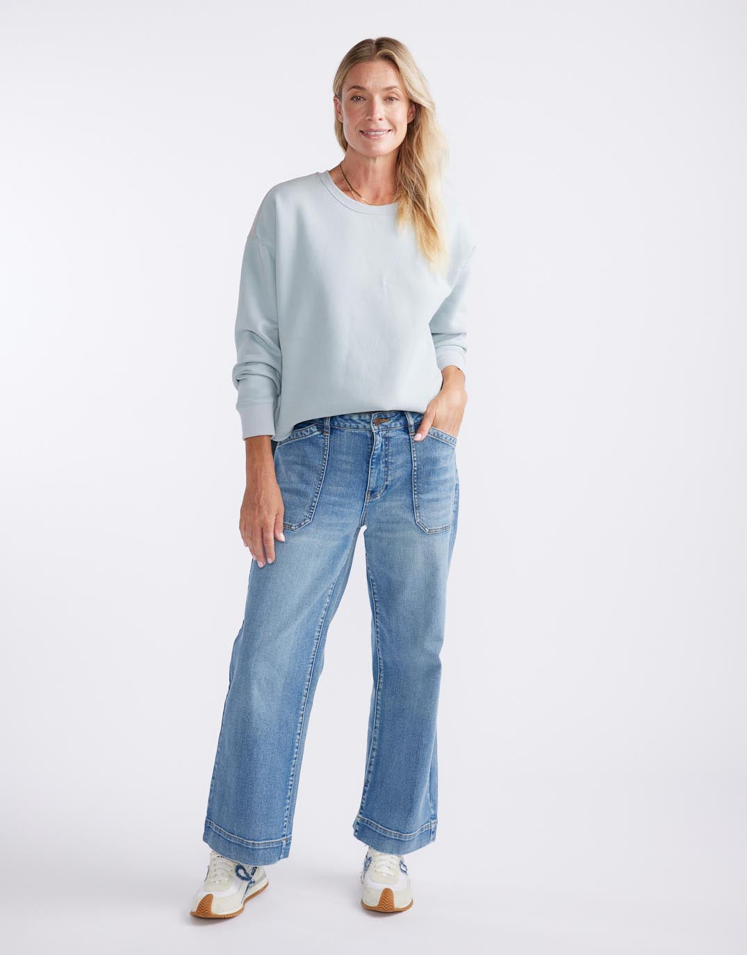 White & Co. Monogram Fleece Scoop Hem Sweat (Light Blue)