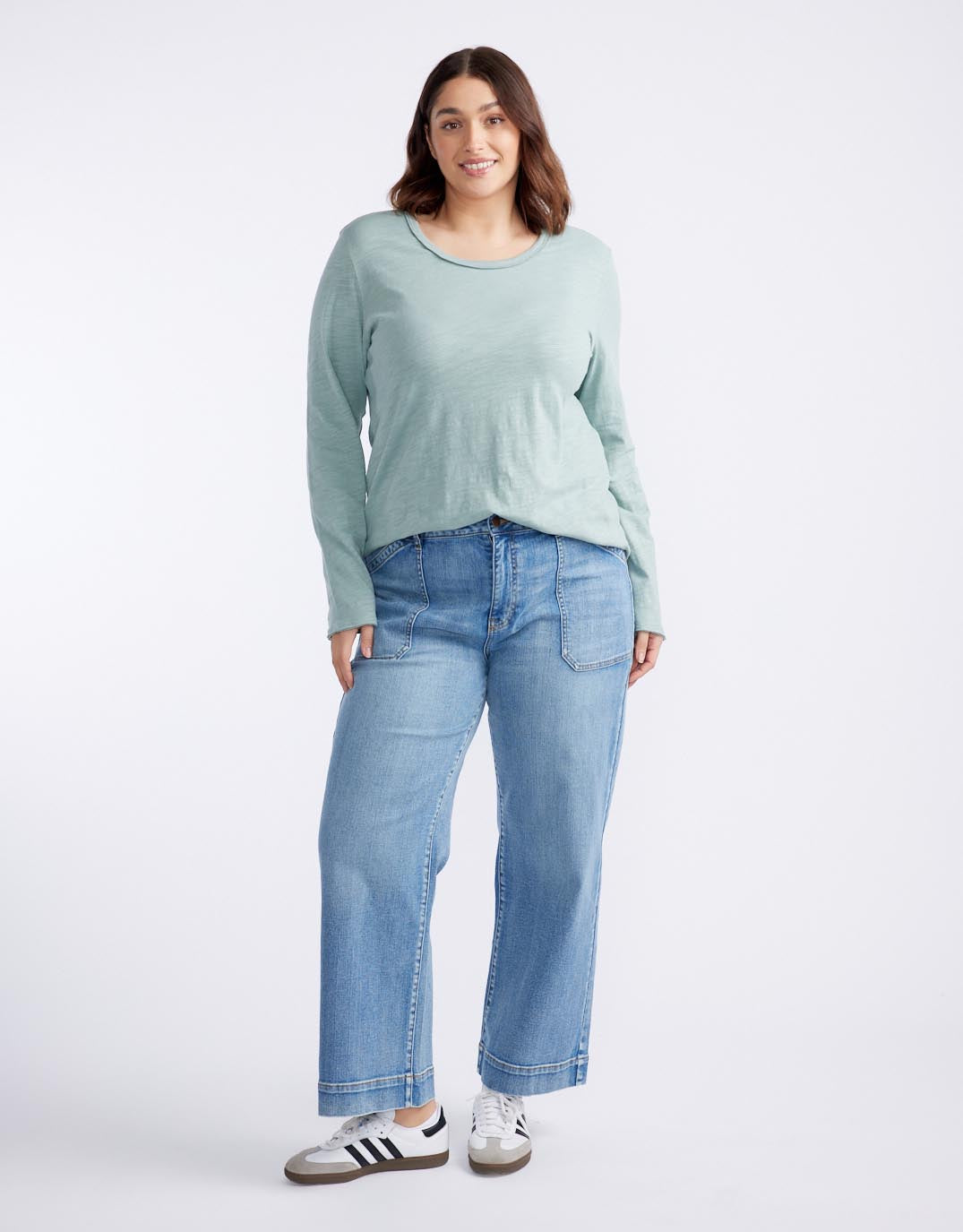 White & Co. Essential Scoop Hem Long Sleeve T-shirt (Sage)