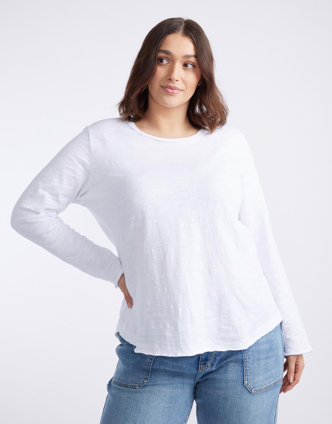 White & Co. Essential Scoop Hem Long Sleeve T-shirt (White)