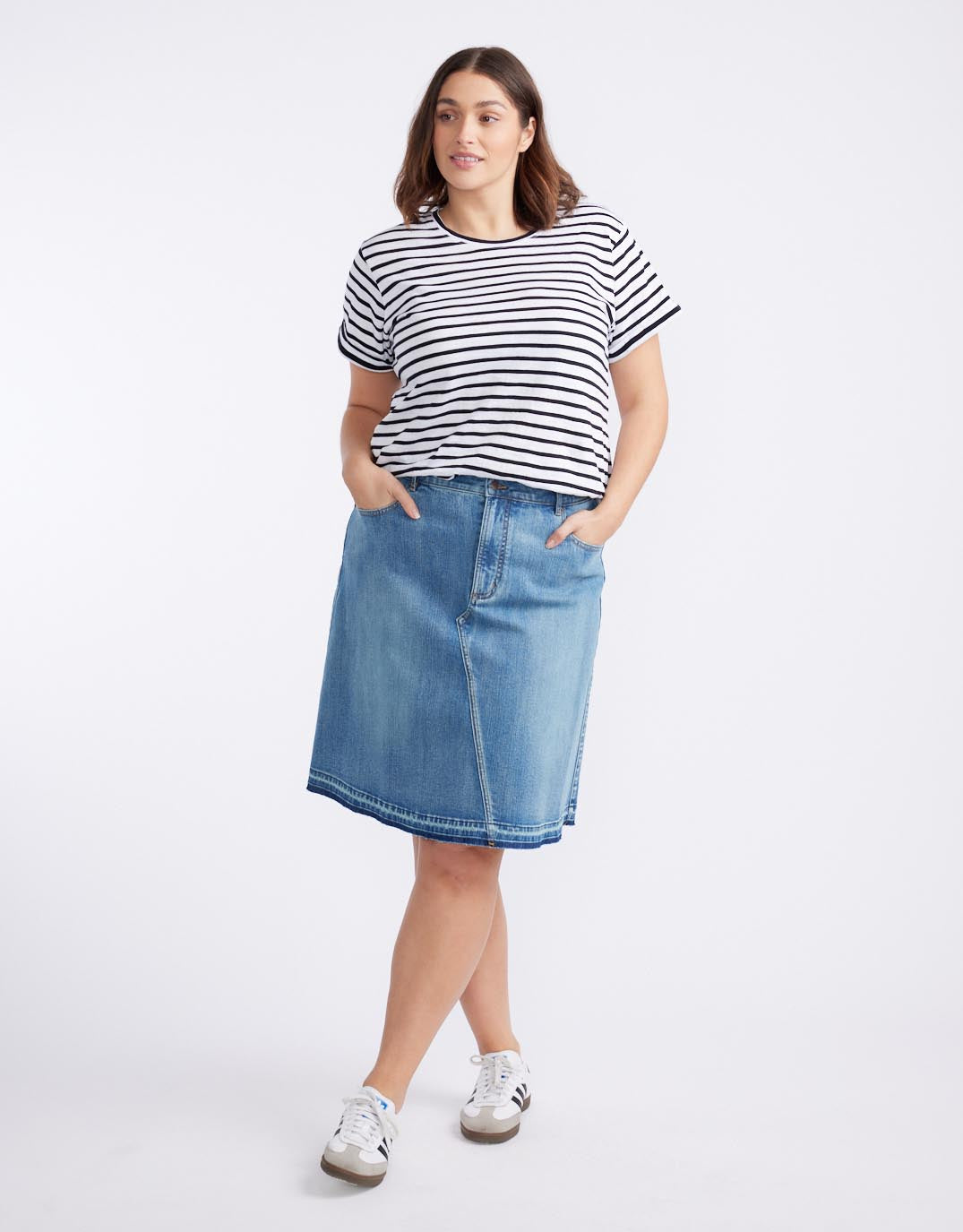 White & Co. Holly Denim Skirt (Mid Wash)