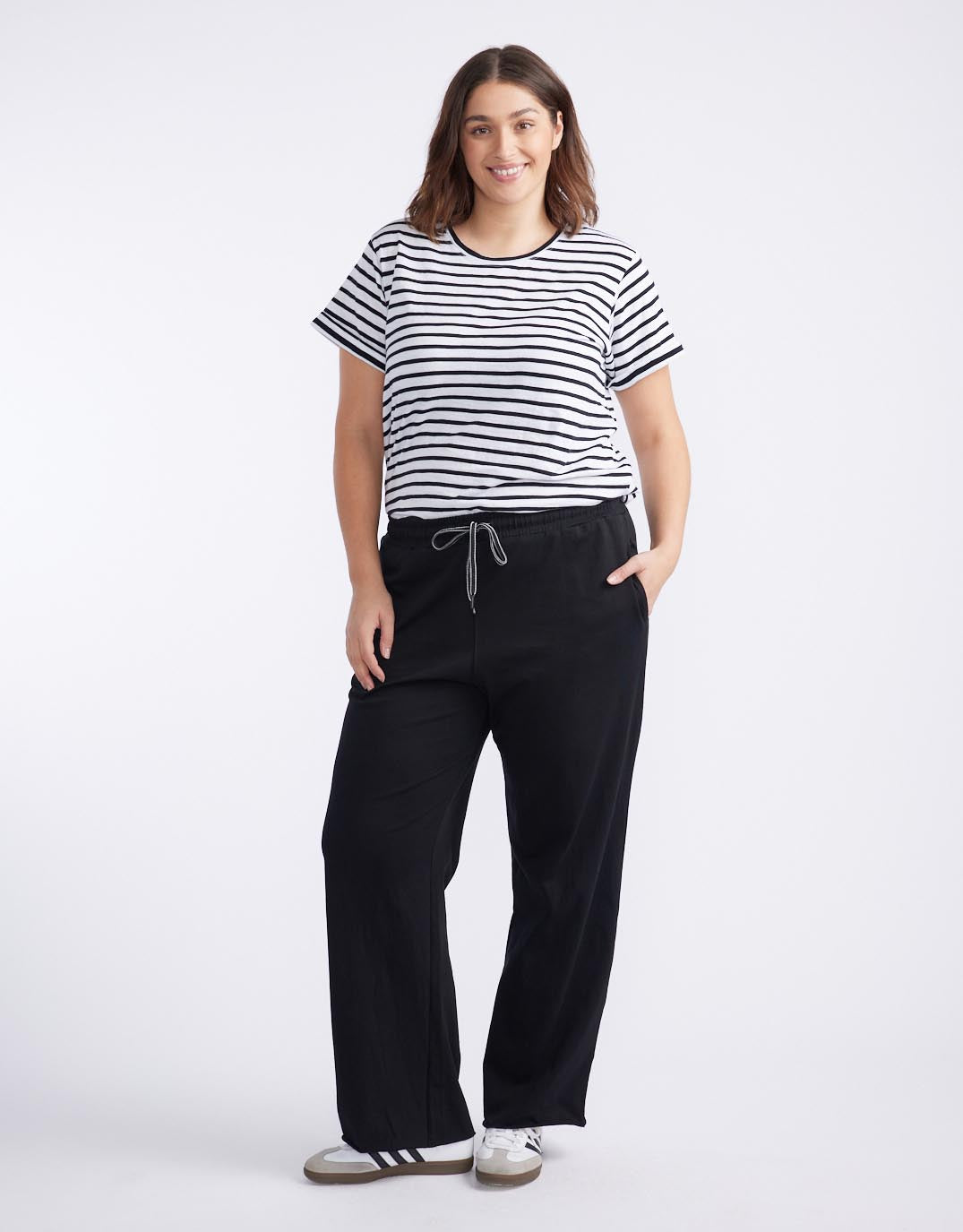 White & Co. The Lounger Pant (Black)