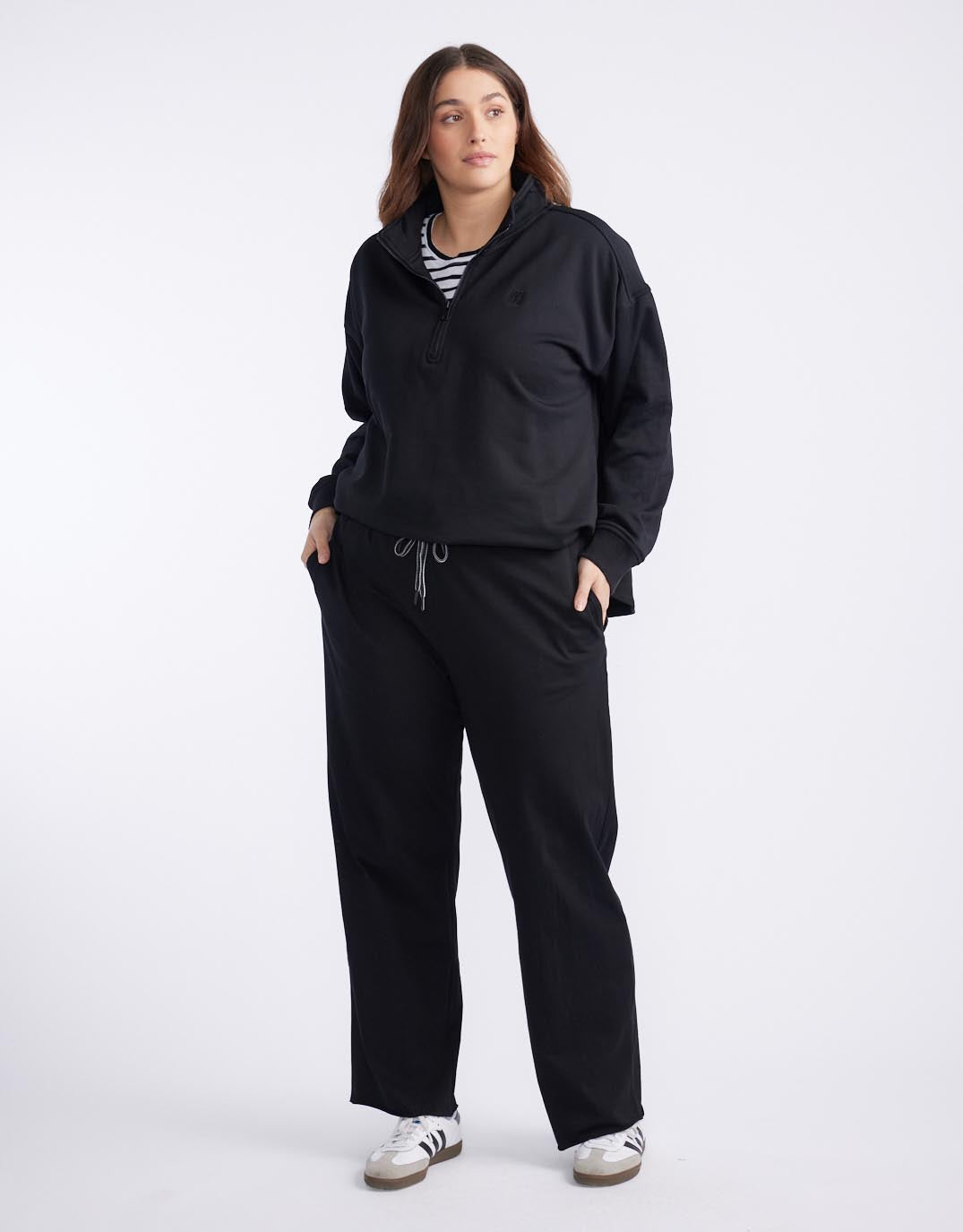White & Co. The Lounger Pant (Black)