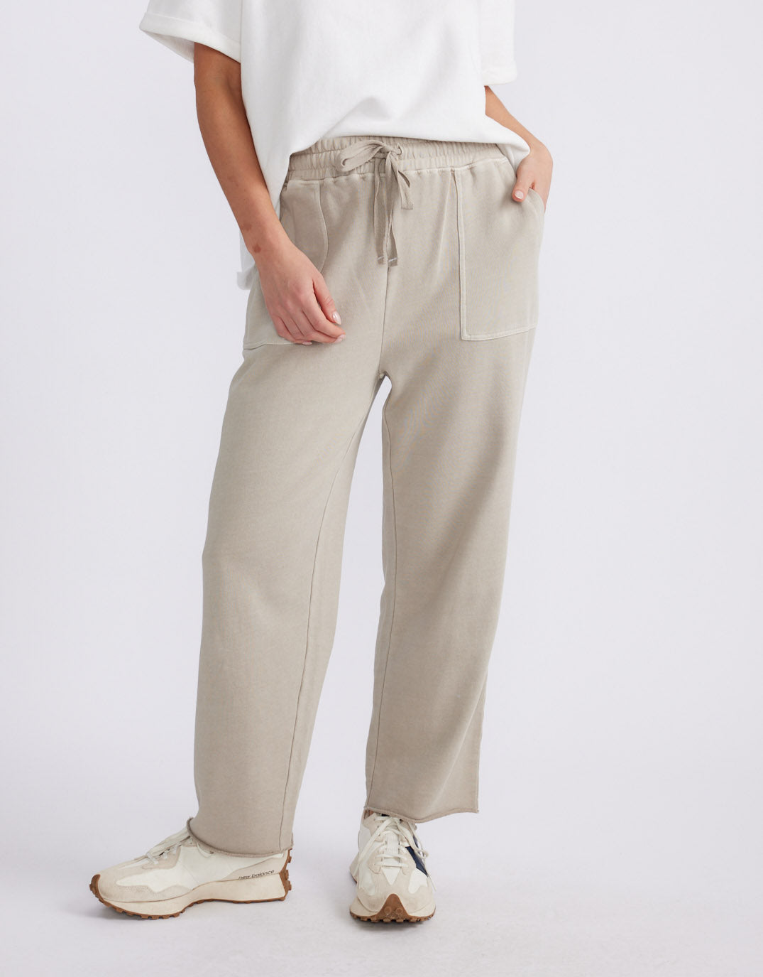 White & Co. Raw Edge Lounge Pant (Washed Stone)