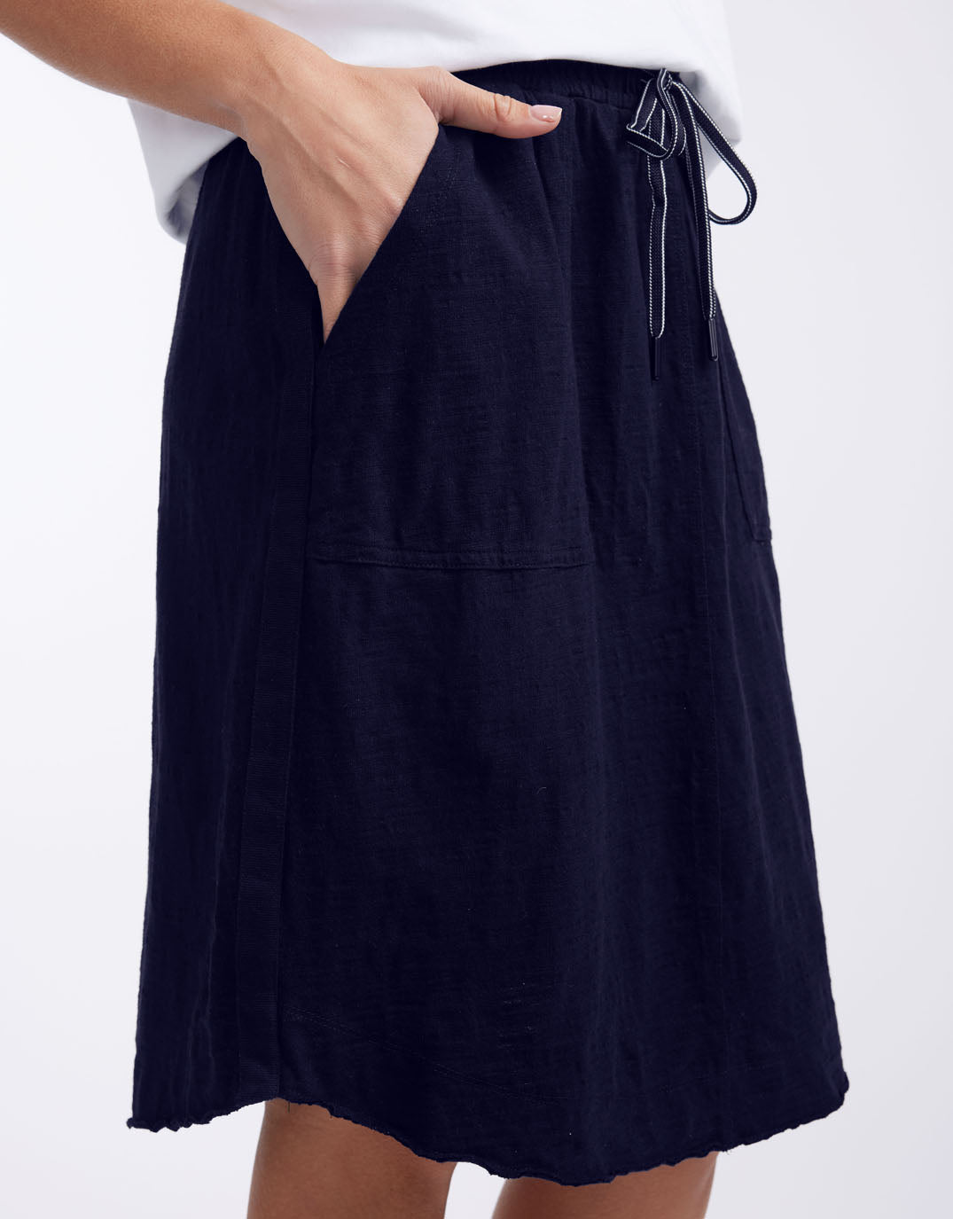 White & Co. Signature Skirt (Navy)