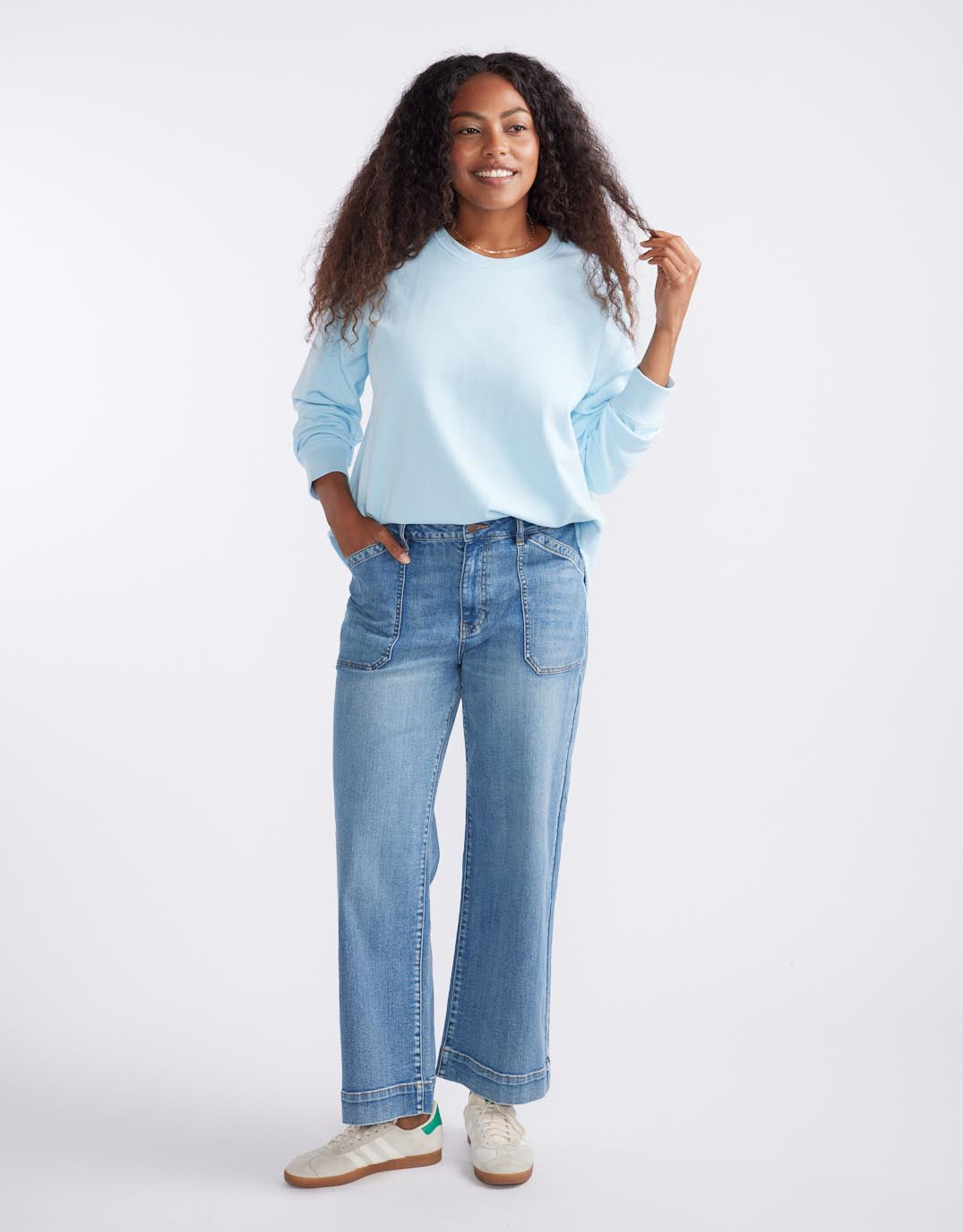 White & Co. Staple Scoop Hem Sweat (Ice Blue)