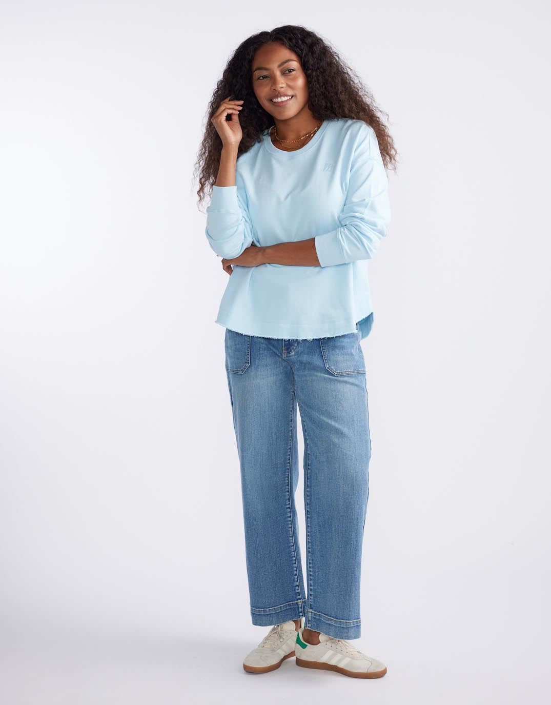 White & Co. Staple Scoop Hem Sweat (Ice Blue)