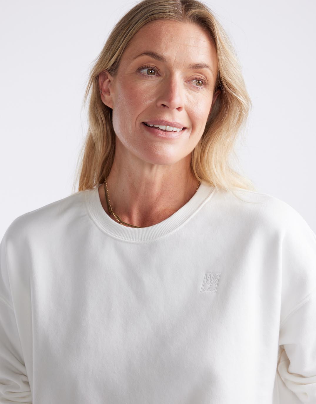 & Co. Staple Scoop Hem Sweat White (White)