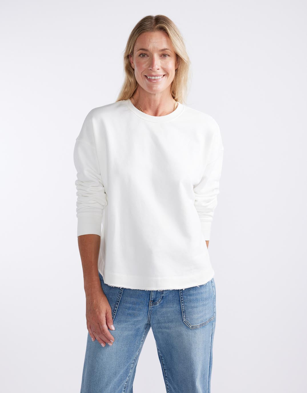 & Co. Staple Scoop Hem Sweat White (White)