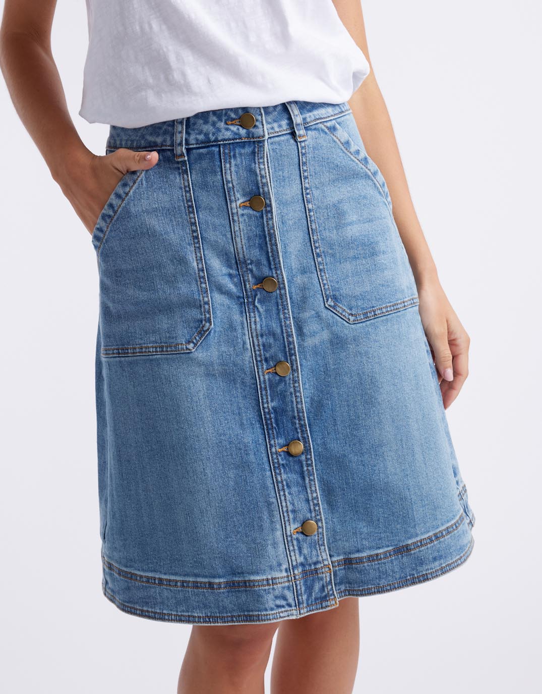 White & Co. Stevie Denim Skirt (Mid Wash)
