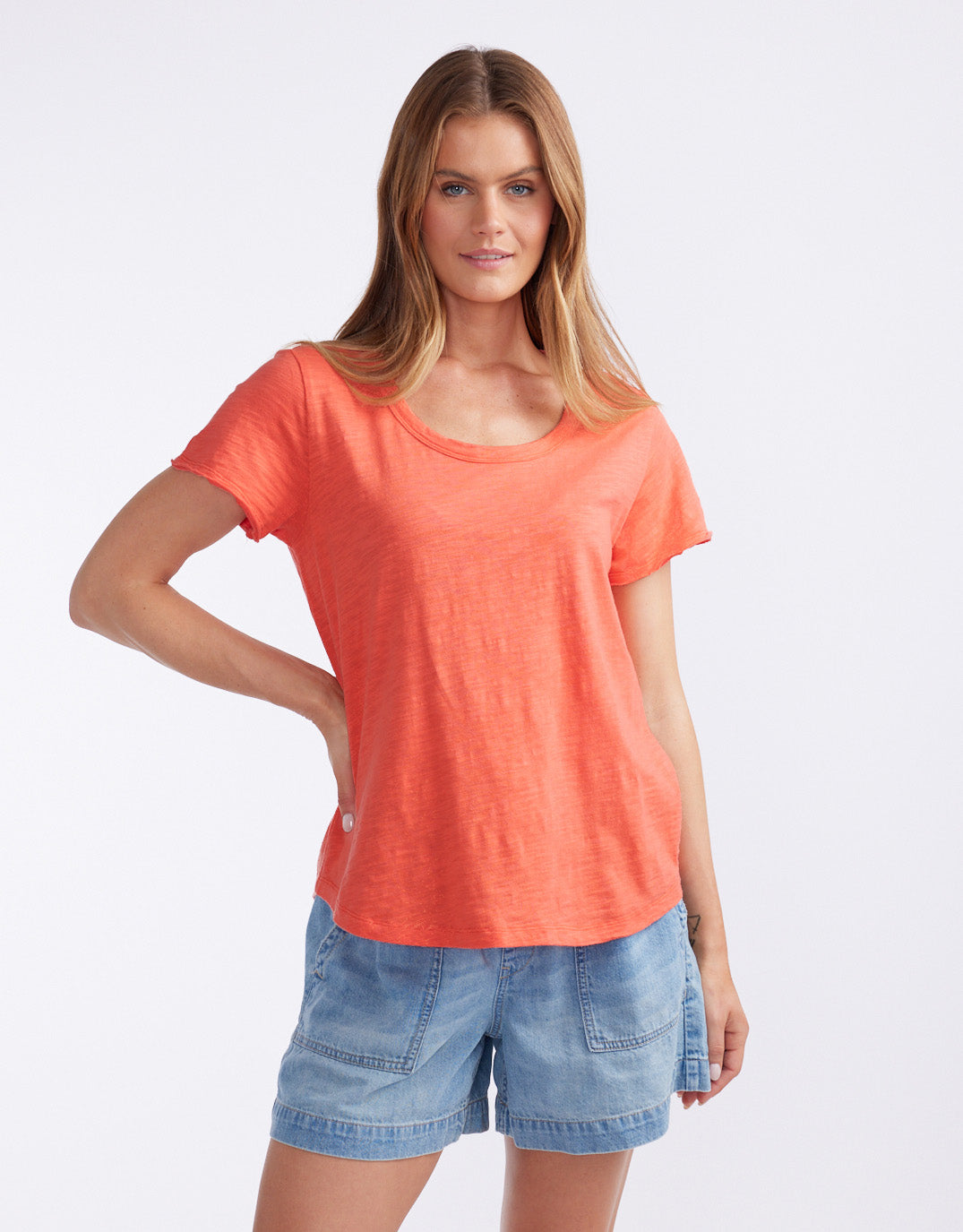 White & Co. Original Round Neck T-Shirt Melon (Sunset Melon)