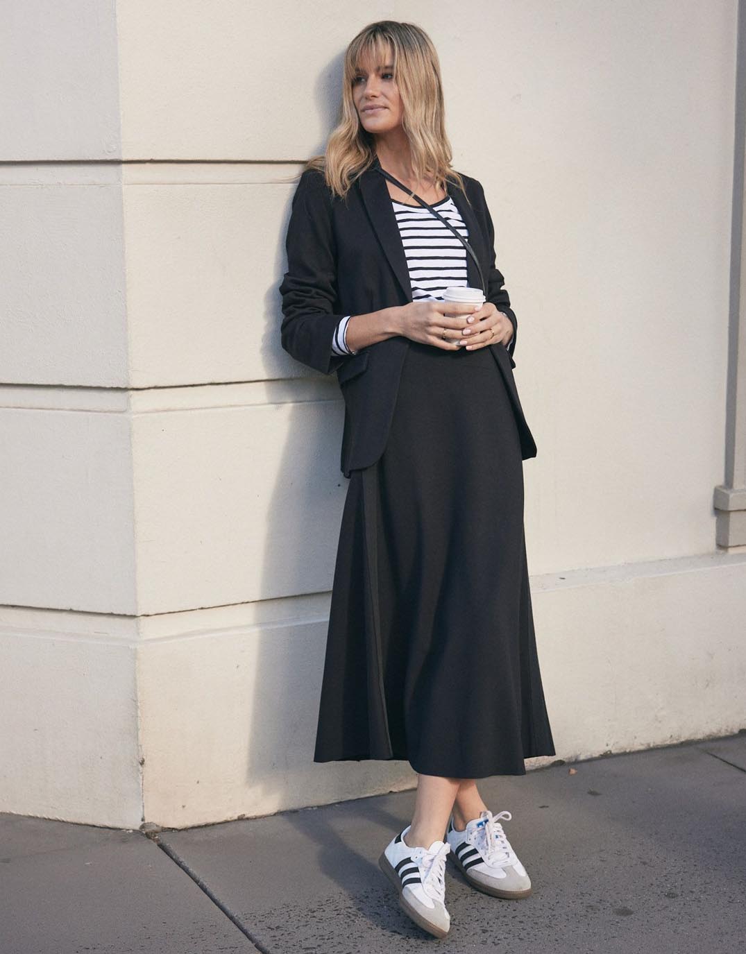 White & Co. Timeless Ponte Midi Skirt (Black)