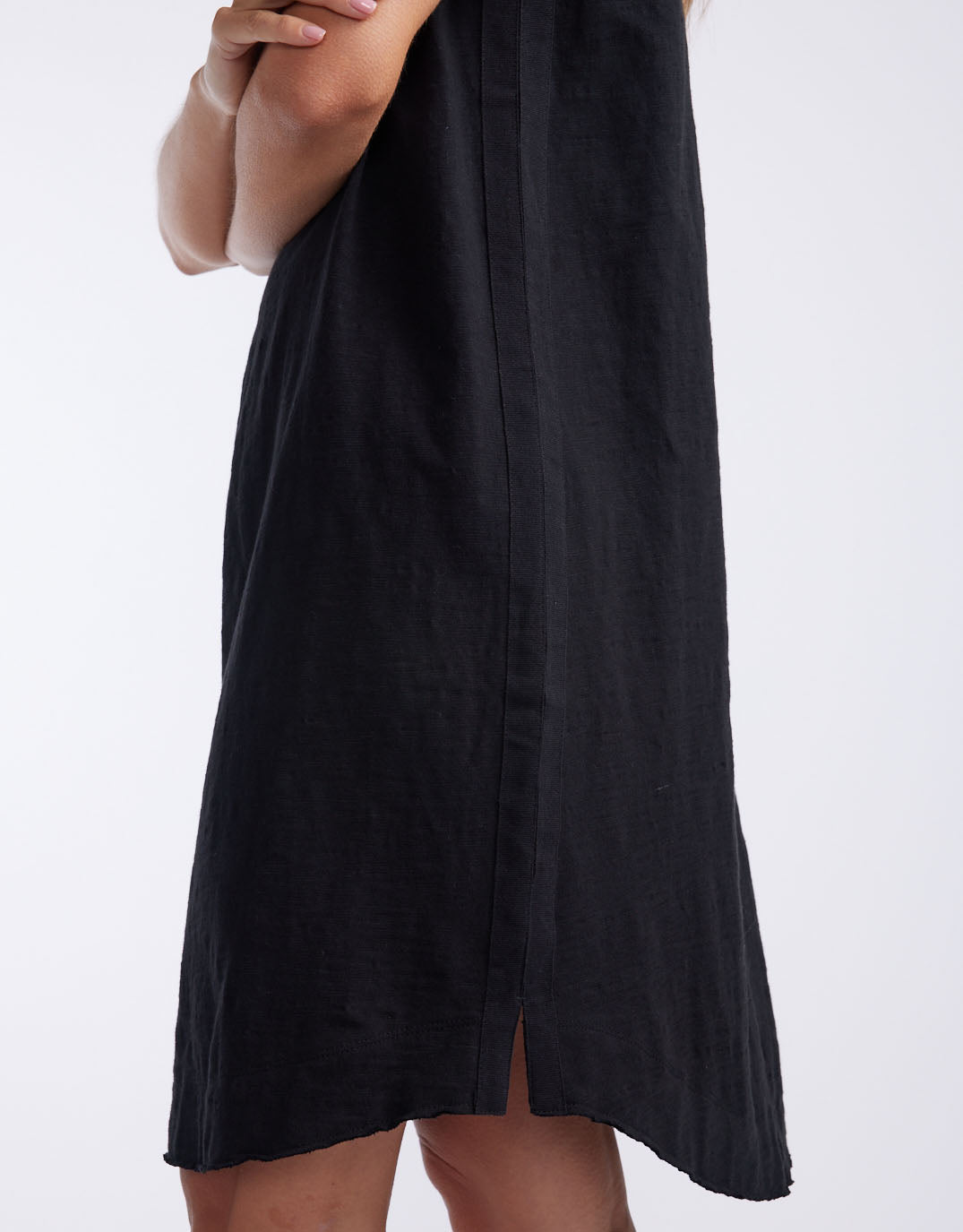 White & Co. Turn Back Tee Short Dress (Black)