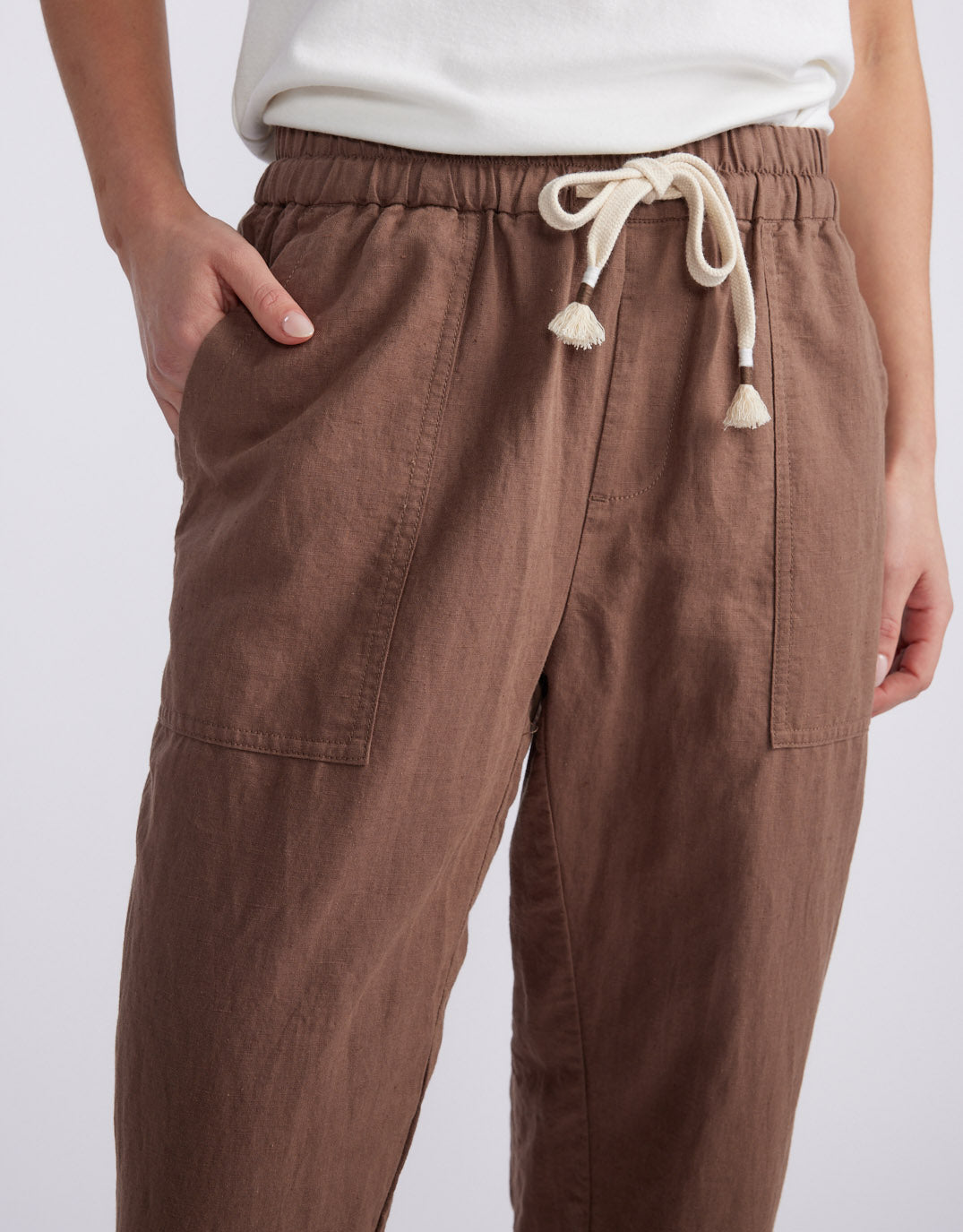 White & Co. Linen Beach Comber Pant (Chocolate)