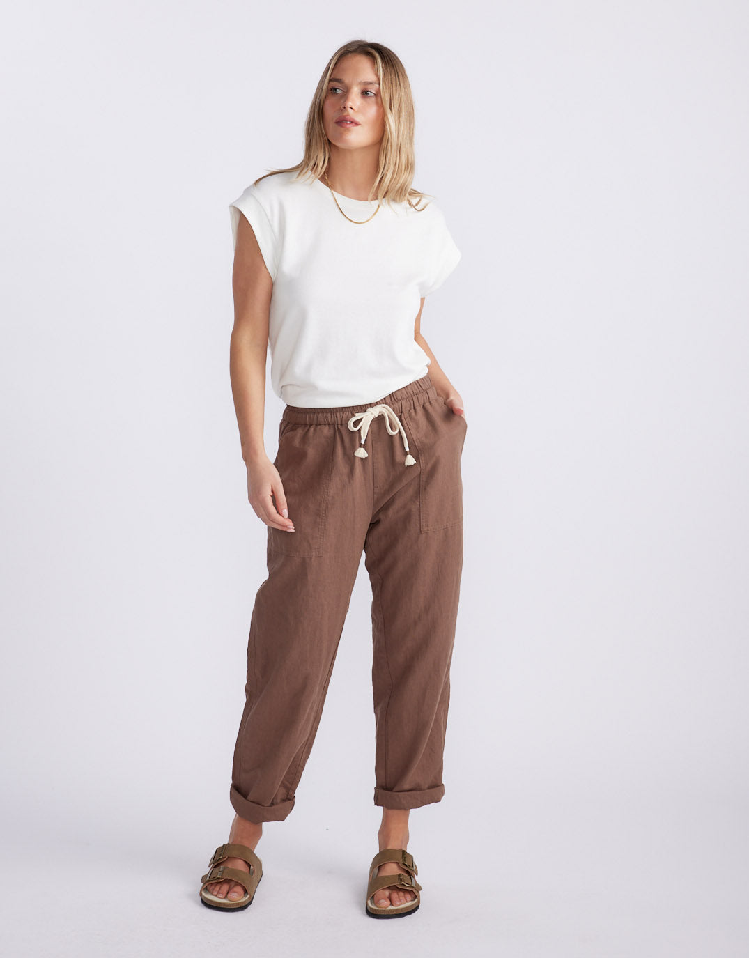 White & Co. Linen Beach Comber Pant (Chocolate)