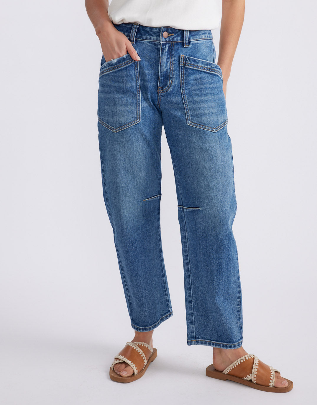 White & Co. Saskia Stretch Cargo Barrel Jean (Mid Wash)