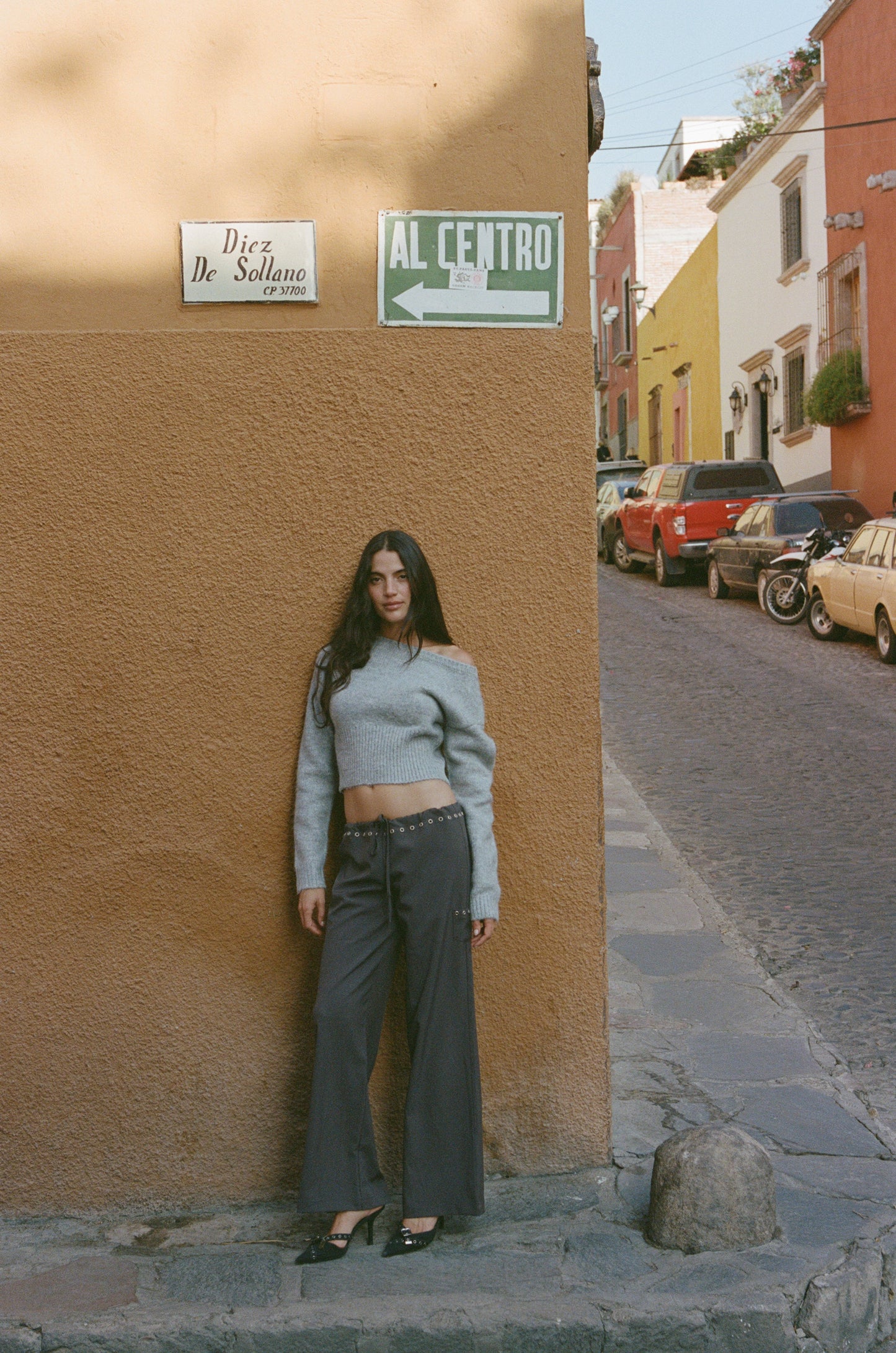 Image of a model wearing Pants. Product name - Wilson Pants in Grey colour by brand - With Jéan